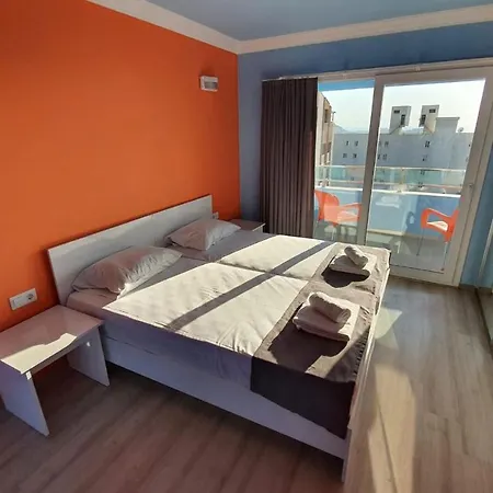 Aparthotel Dolly *